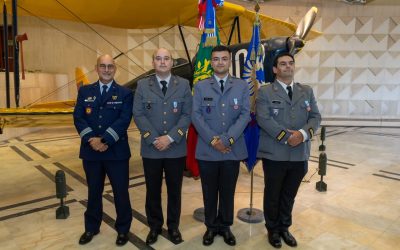 Chefe do Estado-Maior da Força Aérea condecora três Capelães com a Medalha de Mérito Aeronáutico